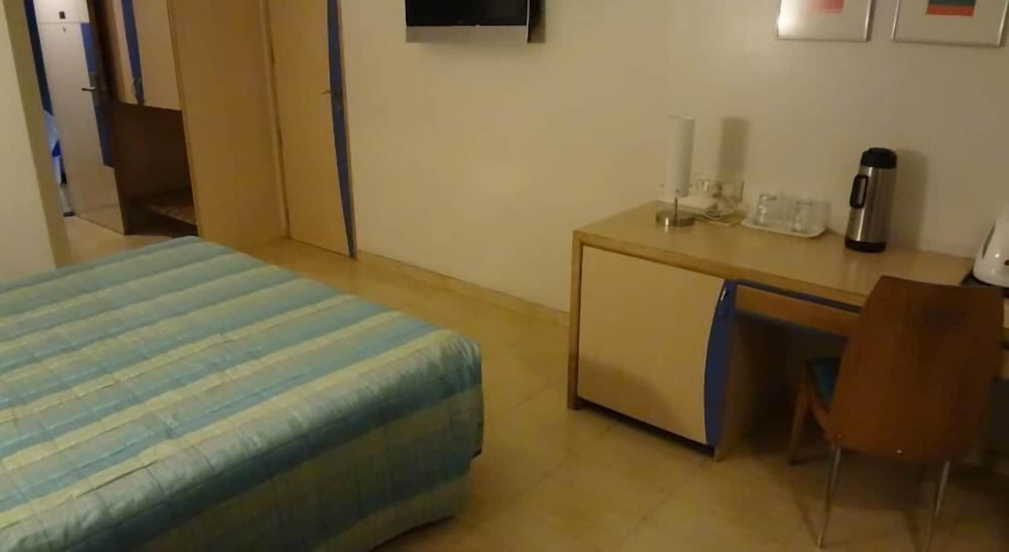 Hotel Suncity Residency Mumbai  Buitenkant foto